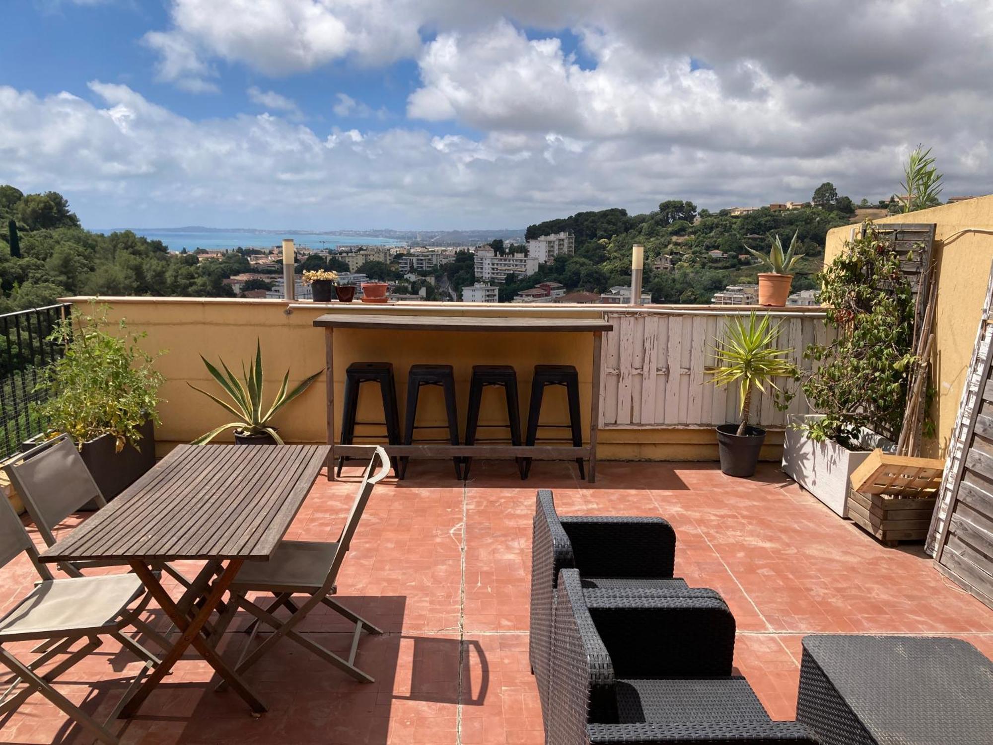 T2 Traversant Avec Une Grande Terrasse Et Piscine Cagnes-sur-Mer Exterior foto
