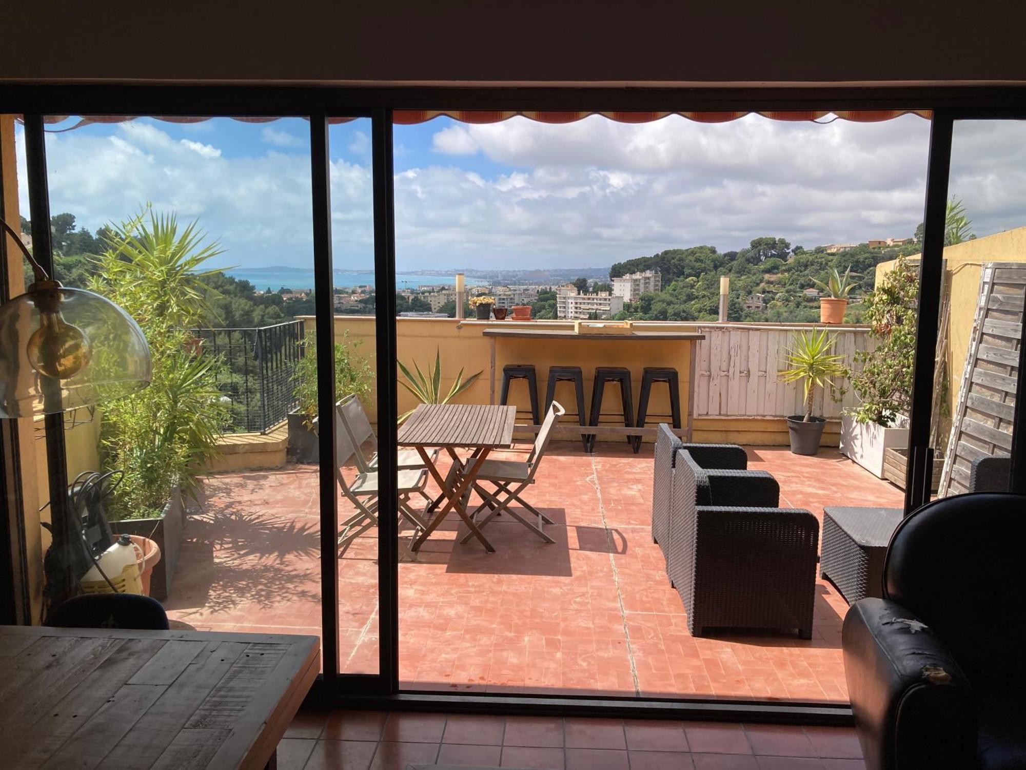 T2 Traversant Avec Une Grande Terrasse Et Piscine Cagnes-sur-Mer Exterior foto